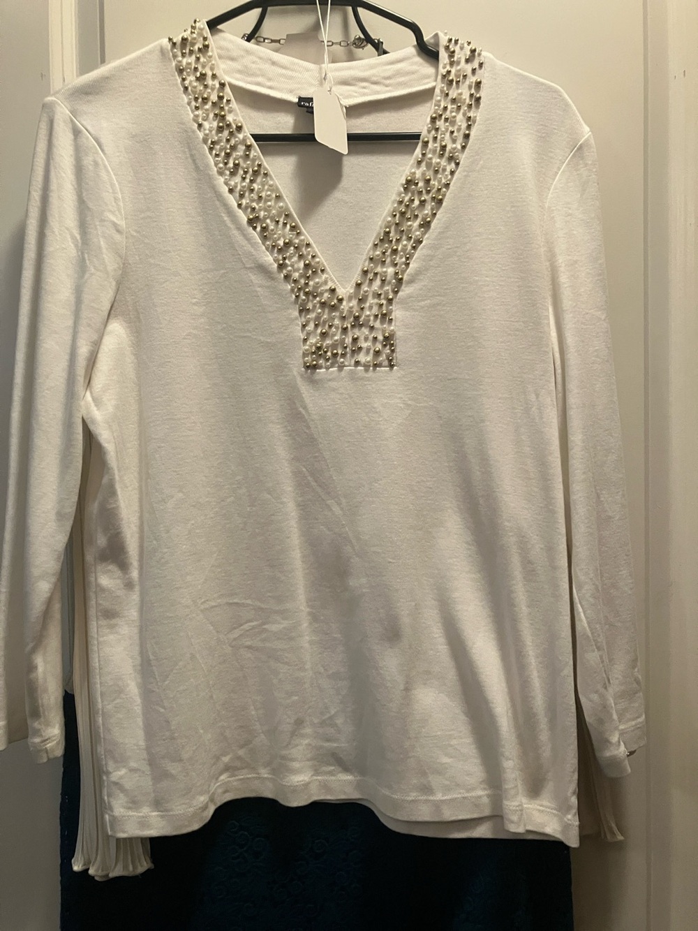 White Beaded V-Neck Long Sleeve Tunic